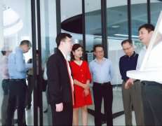 广东省工业和信息化局莅临武汉兴辉高档礼品定制有限公司调研制造业创新中心建设情况 